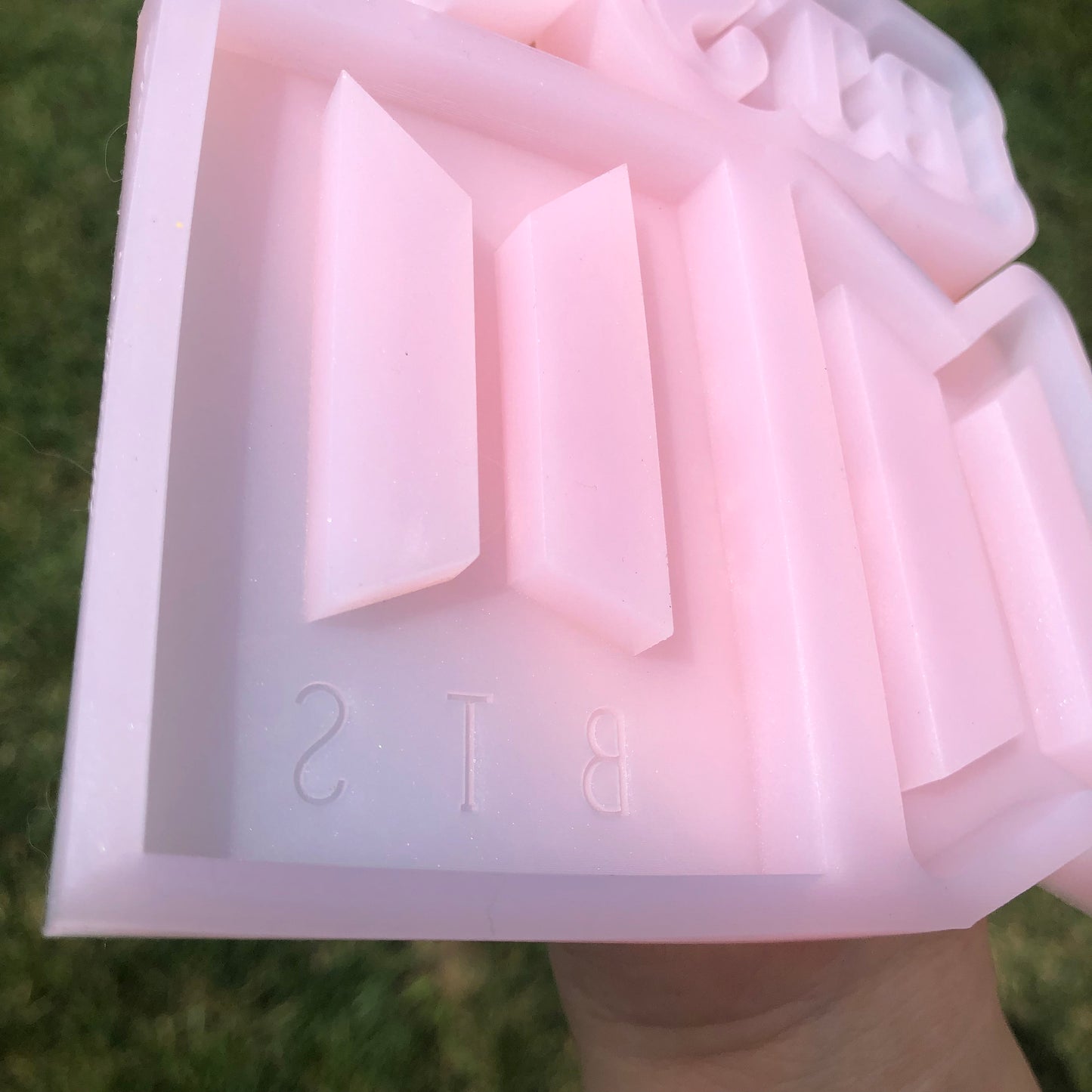 BTS Silicone Resin Shaker Mold